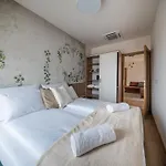 Hellohal Hazak Appartement