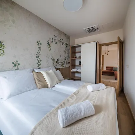 Hellohal Hazak Apartment